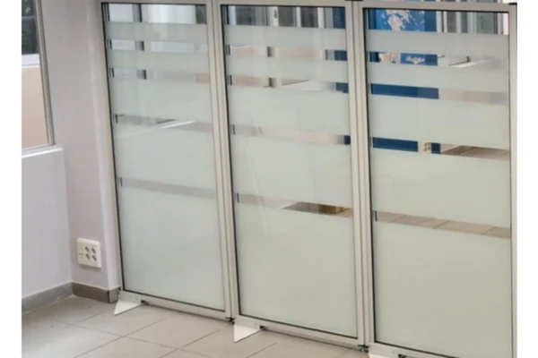 Ψηφιακή Εκτύπωση σε Γυαλί · Διαχωριστικά Γραφείων